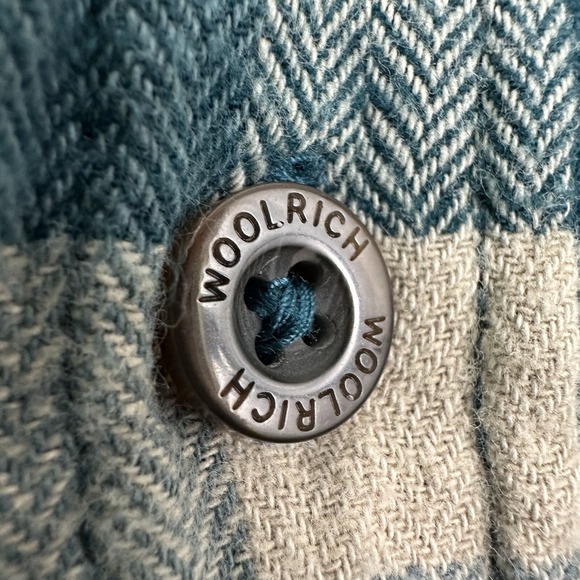 Woolrich Flannel Shirt Men's XL Blue White Plaid Thick Cotton Herringbone Weave - Picture 4 of 13